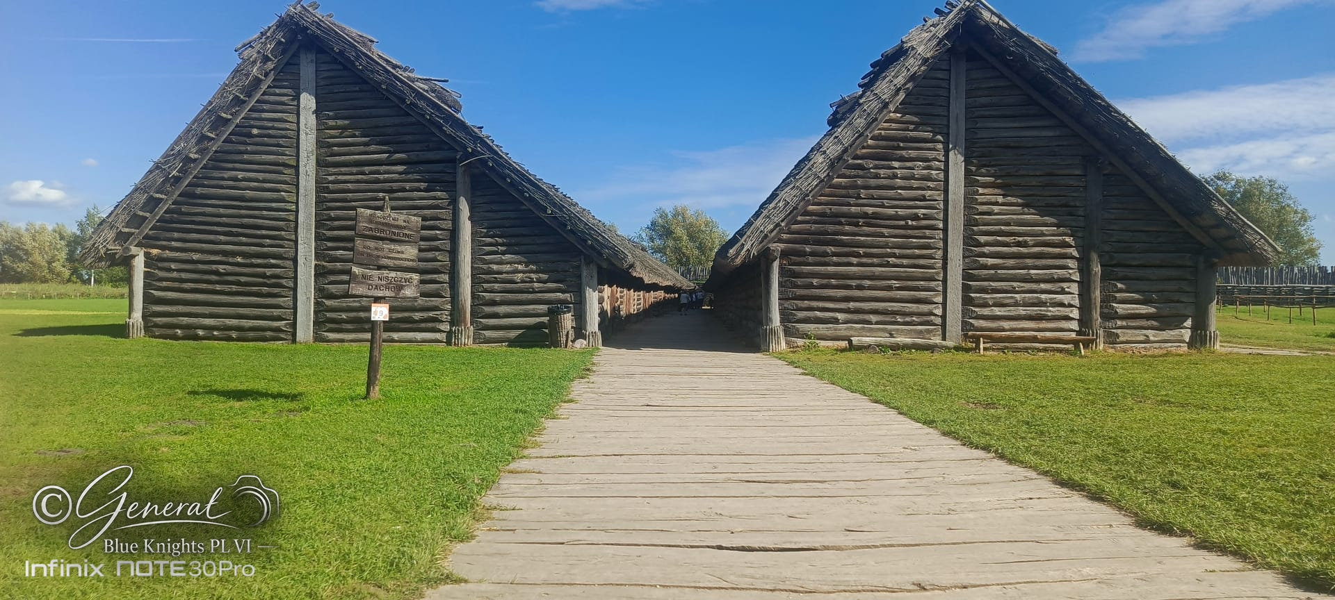 Rezerwat archeologiczny i osada w Biskupinie
