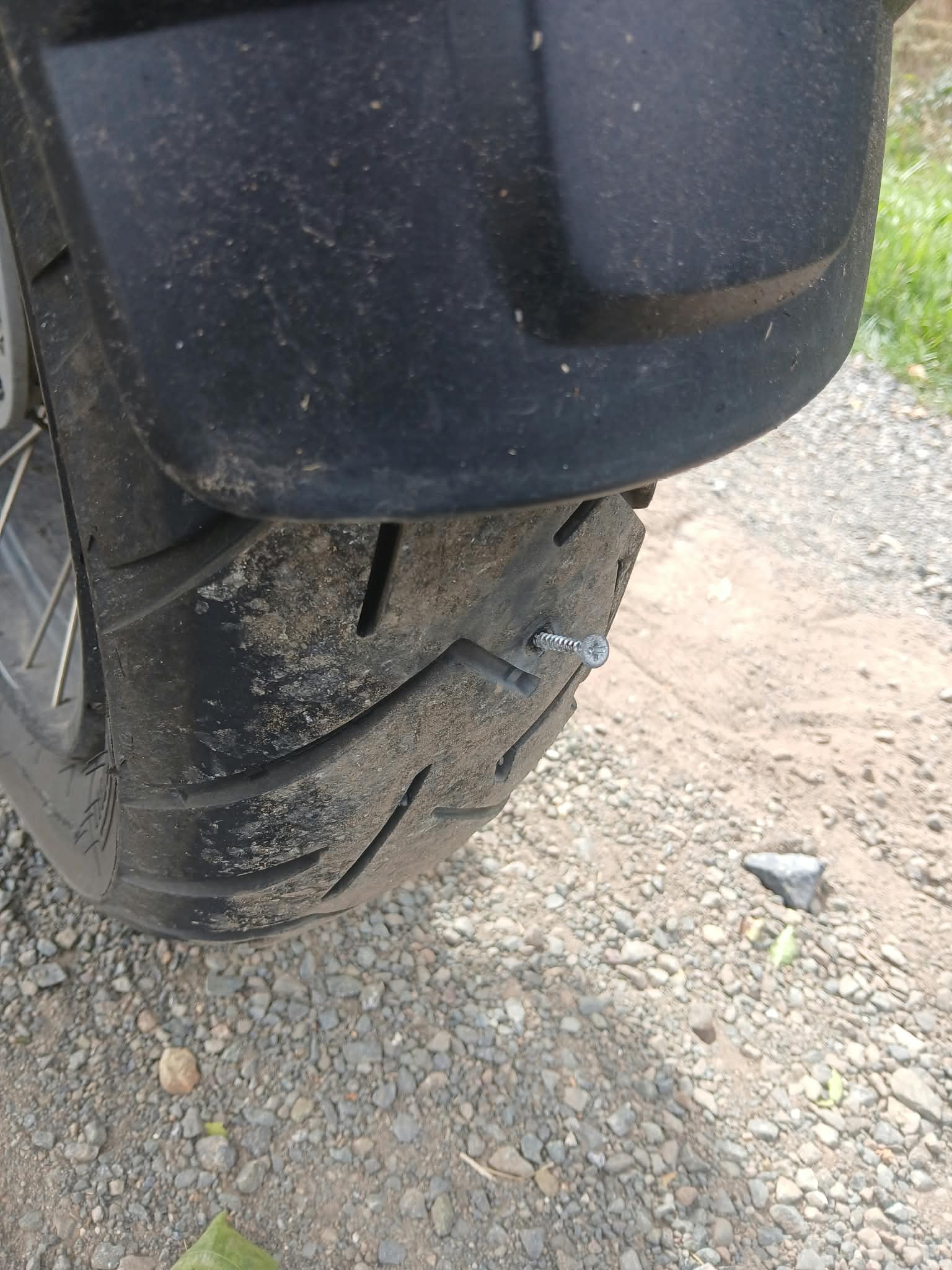 Naprawa tylnej opony motocykla